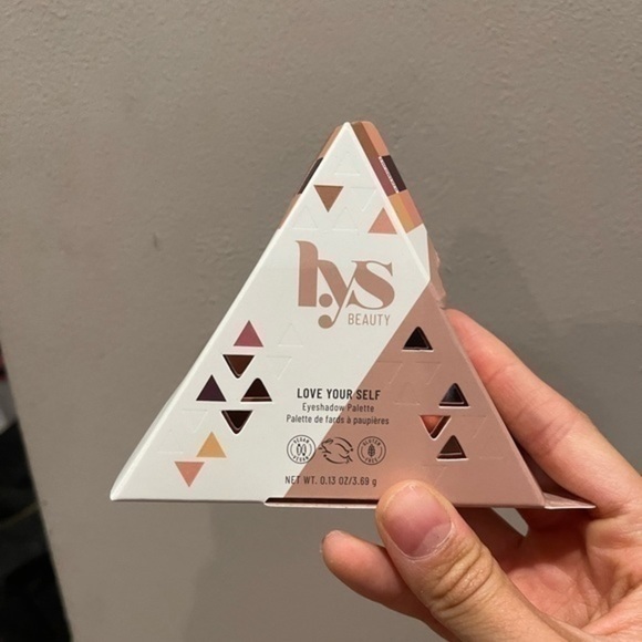 LYS BEAUTY Love Yourself Eyeshadow Palette in Unapologetic - Picture 2 of 3